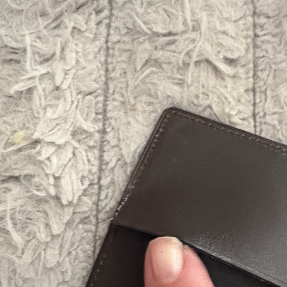 Louis Vuitton checkbook holder - Picture 9 of 12